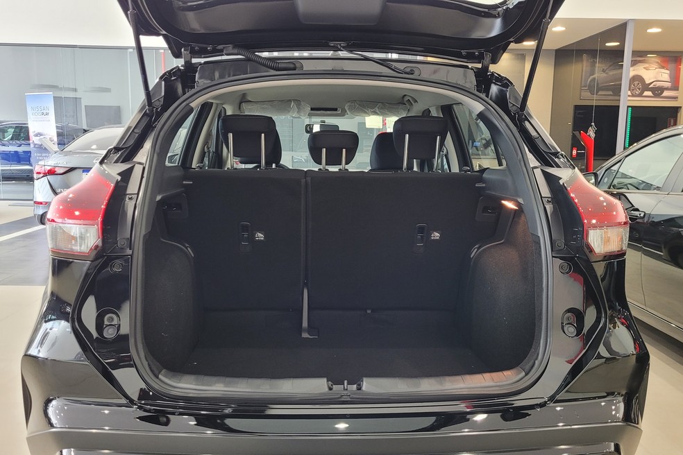 Porta-malas tem 432 litros, o que lhe confere um espaço adequado pelo preço — Foto: Lucas Cardoso/Auto News Brasil