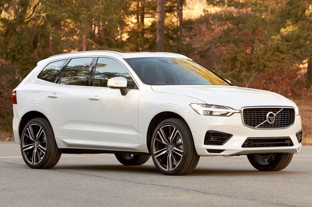 Volvo XC60 R-Design dianteira estático