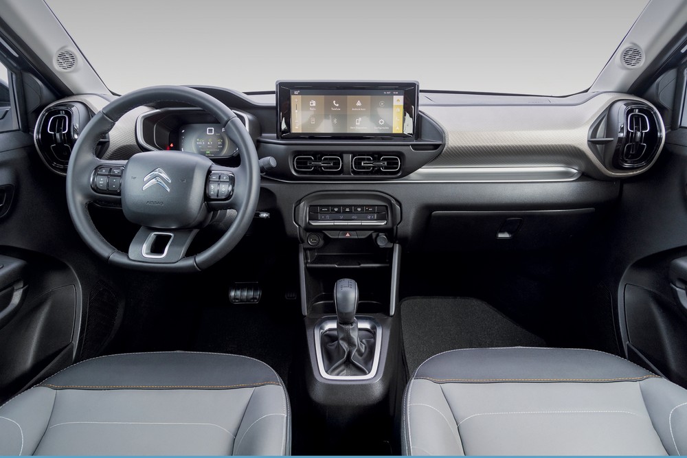 Comparativo: Citroën Basalt e Fiat Fastback têm o mesmo motor; quem vence?