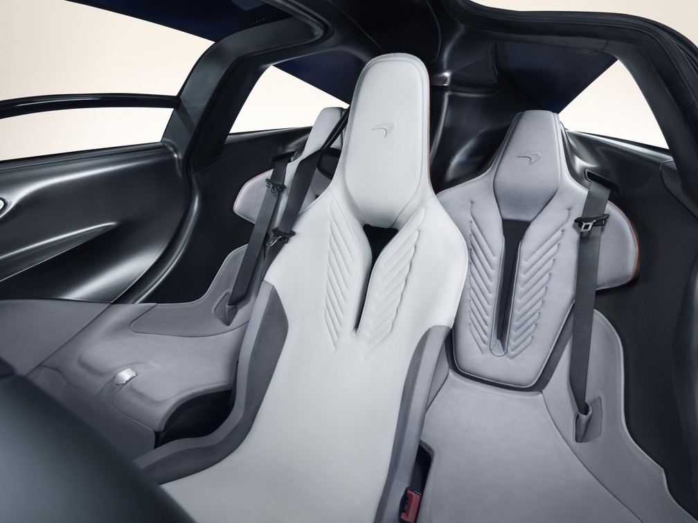 McLaren Speedtail leva 3 pessoas — Foto: Mclaren/Divulgação
