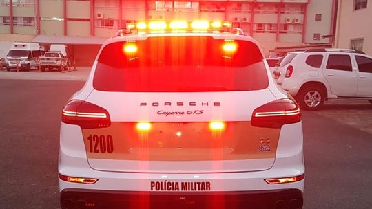 Não é só Dodge Challenger! Porsche e Mercedes são as novas viaturas da Polícia Militar de Santa Catarina