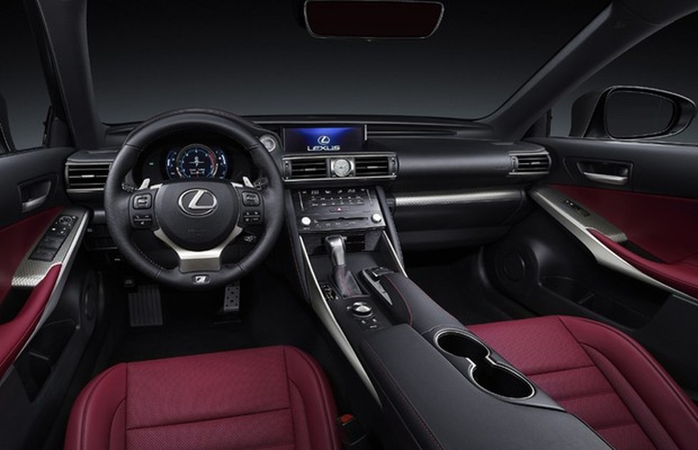 Interior do Lexus IS reestilzado (Foto: Divulgação) — Foto: Auto Esporte