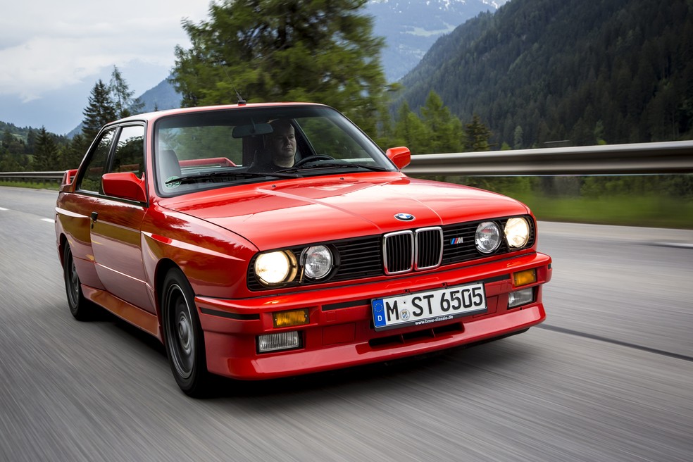BMW M3 E30 acelerava de zero a 100 km/h na faixa dos 6 segundos.  — Foto: Divulgação