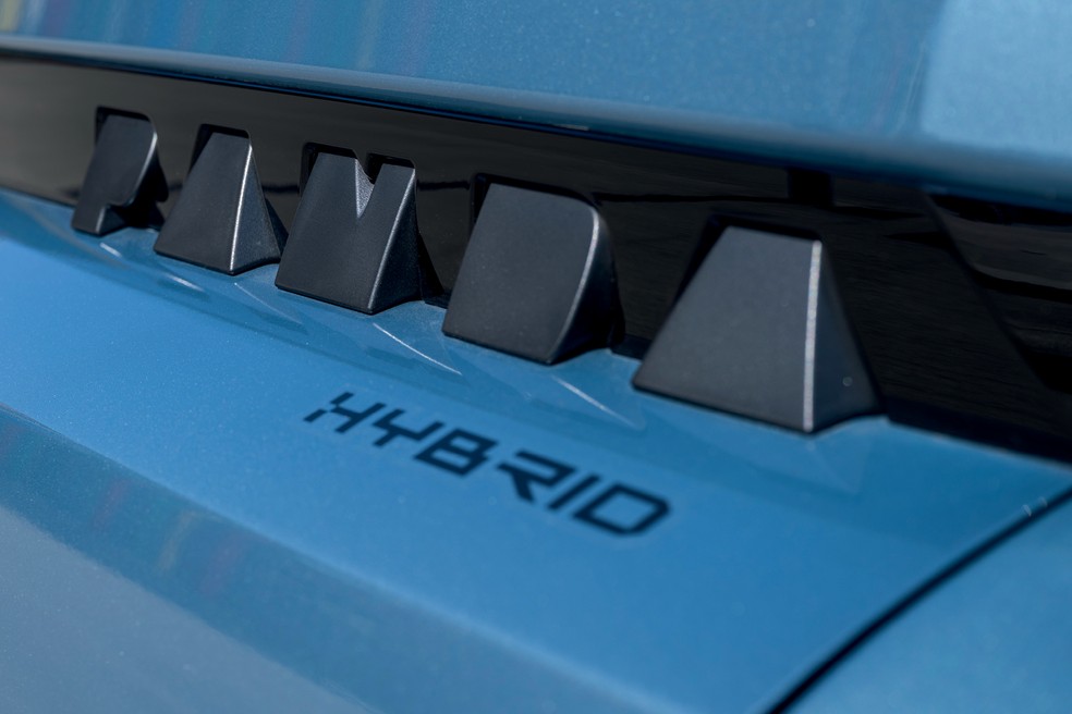 CÂmbio e-DCT do Fiat Grande Panda Hybrid oferece transições suaves entre propulsão térmica e elétrica — Foto: Divulgação