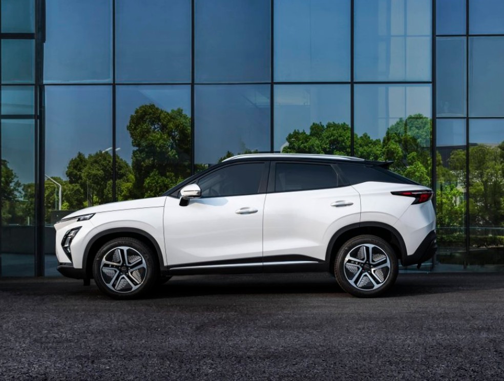 Omoda E5 tem 204 cv de potência e autonomia de 450 km — Foto: Divulgação