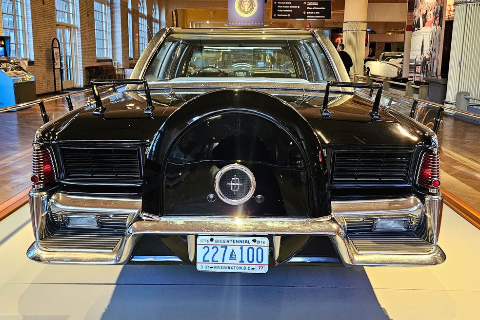Lincoln Continental está há 49 anos em exposição no Ford Henry Museum  — Foto: Jady Peroni/Auto News Brasil