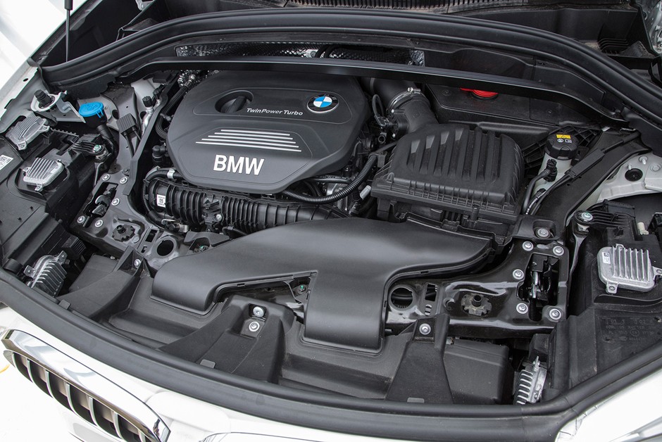 Detalhe do motor do BMW X1 sDrive20i