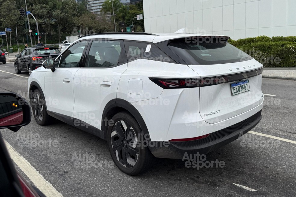 Omoda 7 PHEV tem porte similar ao de um Jeep Compass — Foto: André Paixão/Auto News Brasil