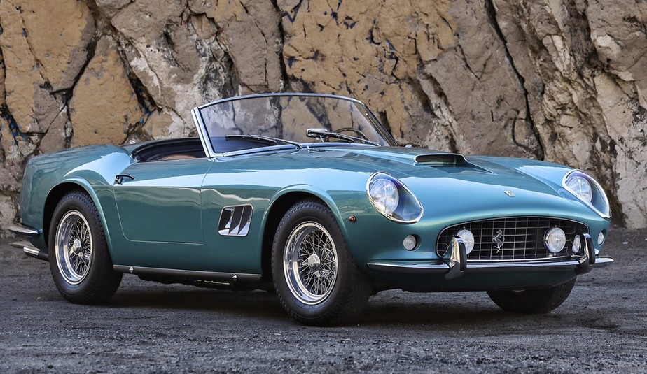 Ferrari raríssima da década de 1960 é vendida por quase R$ 100 milhões em  leilão