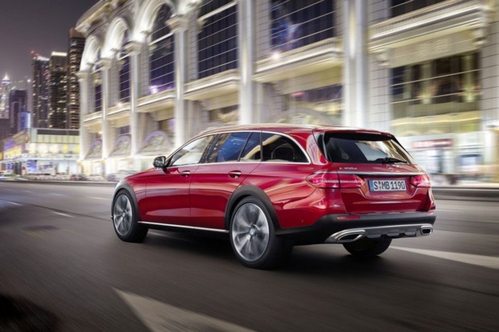 Novo Mercedes Classe E All-Terrain 2017 (Foto: Divulgação) — Foto: Auto Esporte