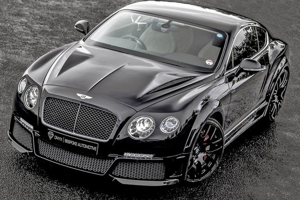 O Bentley preparado custa 235 mil euros e traz um W12 6.0 biturbo de 700 cv (Foto: Divulgação) — Foto: Auto Esporte
