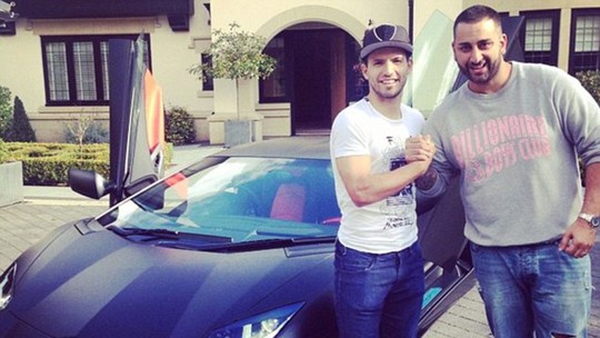 Agüero coloca seu Lamborghini Aventador "horrível" à venda por R$ 1,5 milhão