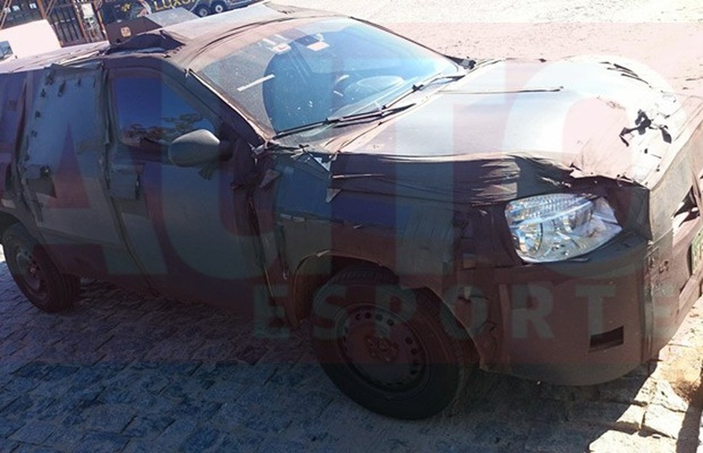 Picape Fiat 226 é flagrada em Perdões (MG) (Foto: Richardson Brazão/Auto News Brasil) — Foto: Auto Esporte