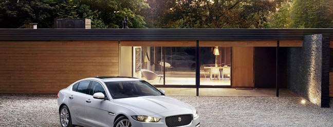 Jaguar XE 2015  