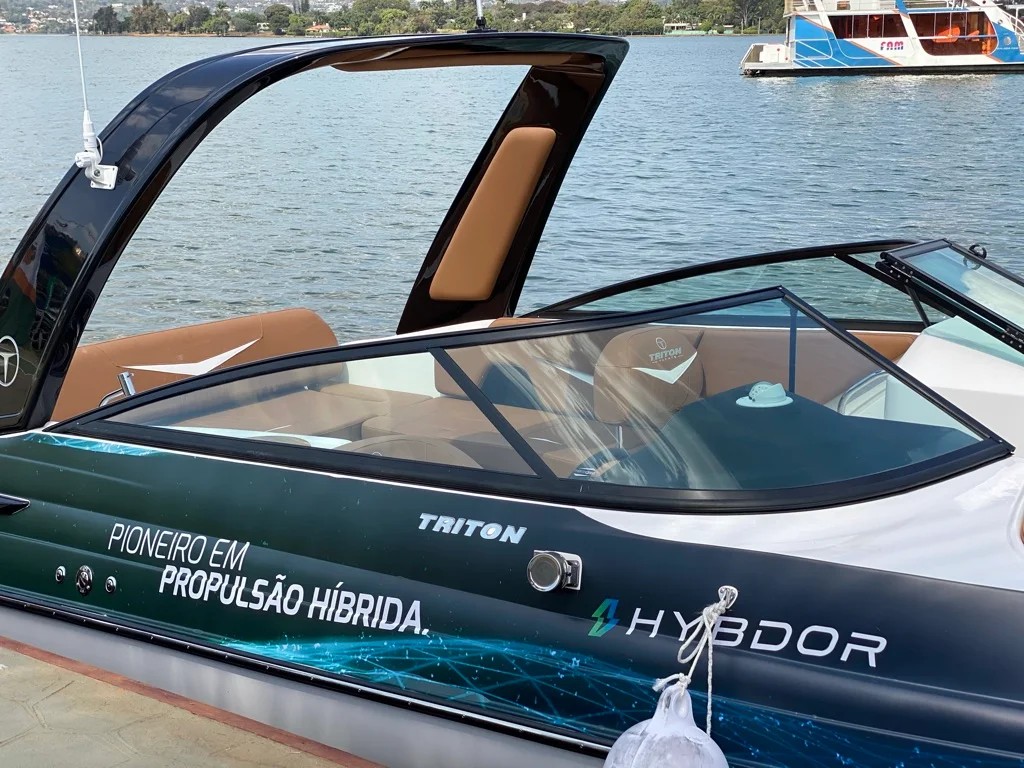 Motor do Renault Duster vira híbrido flex para equipar barcos