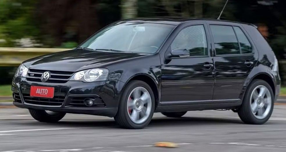Volkswagen Golf GTI de 2008 era homologado com gasolina de alta octanagem — Foto: Murilo Góes/Auto News Brasil