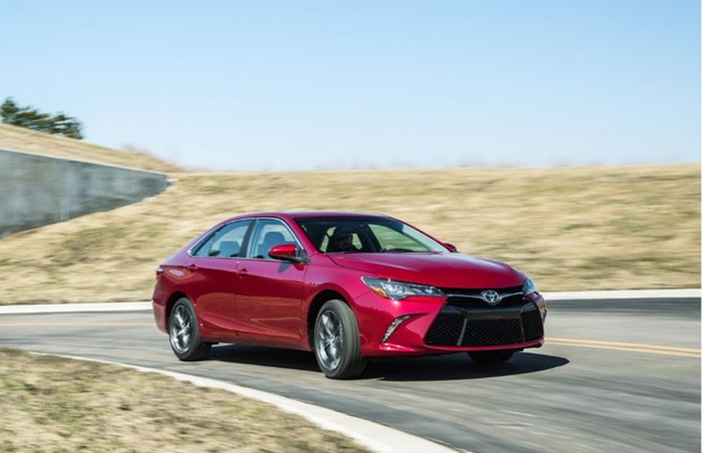 Toyota Camry 2015 (Foto: Divulgação) — Foto: Auto Esporte