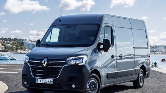Nova Renault Master com faróis do Sandero é registrada no Brasil e será lançada em 2021