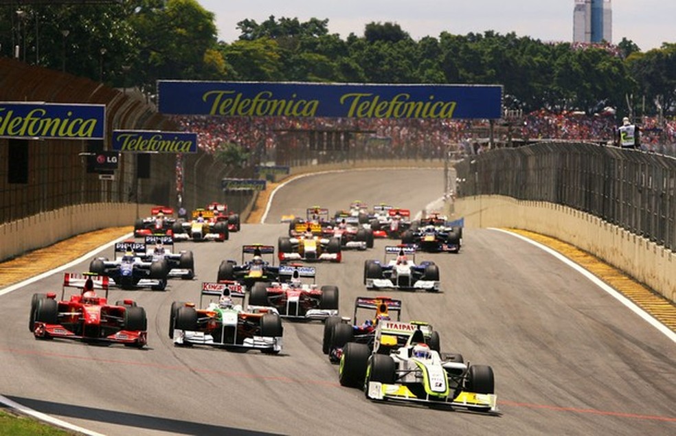 Largada do GP do Brasil de 2009 (Foto: Divulgação) — Foto: Auto Esporte