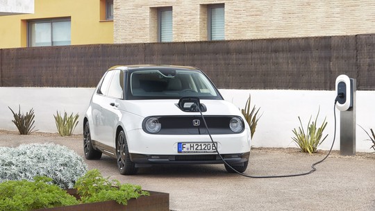Honda E: carrinho elétrico chega ao país de forma independente e (bem) mais caro que um Accord