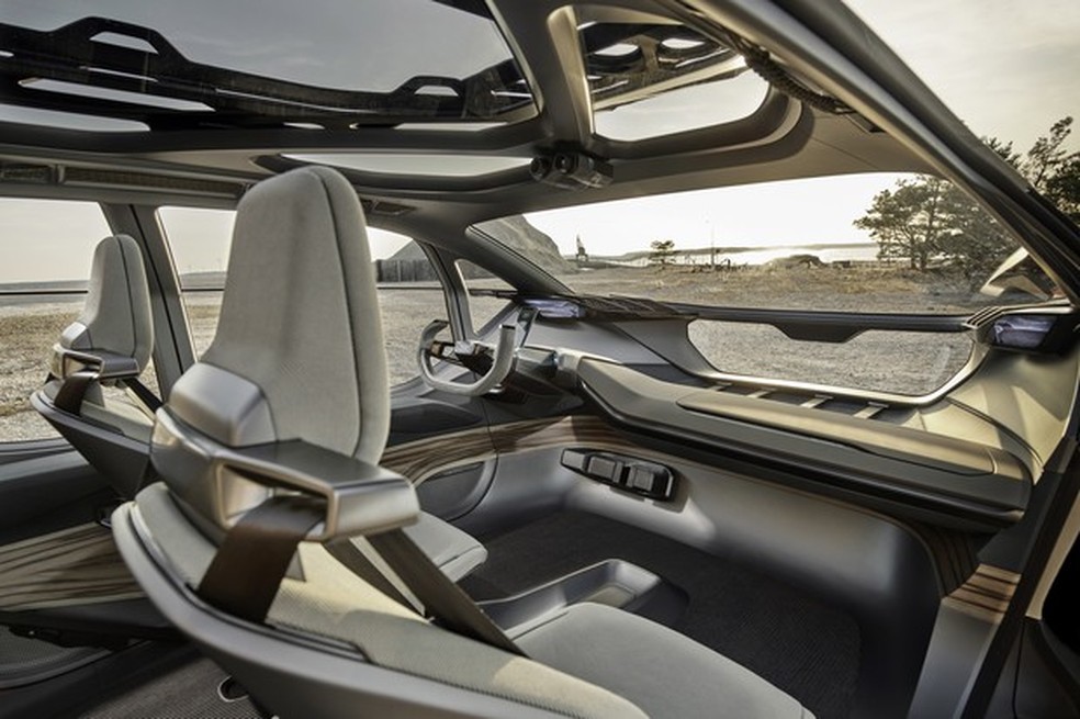 O interior é simples: tudo é gerenciado pelo smartphone (Foto: Divulgação) — Foto: Auto Esporte