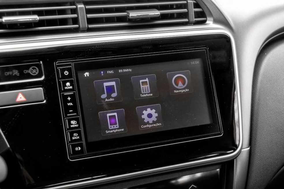 Central multimídia é a mesma que estreou no Fit e tem compatibilidade com Apple e Android (Foto: Leo Sposito/Auto News Brasil) — Foto: Auto Esporte