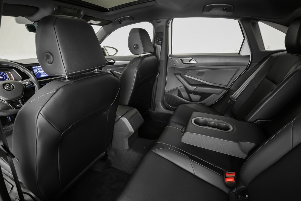 Volkswagen Jetta — Foto: Divulgação