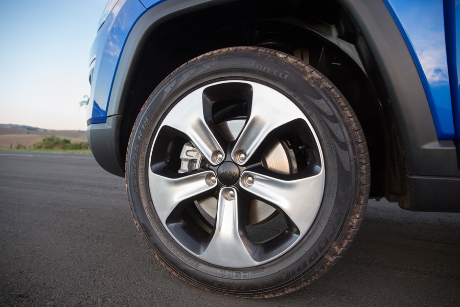 Jeep Compass Longitude turbodiesel (Foto: Marcos Camargo)