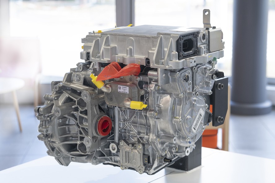 Linha de produção de motor elétrico da Renault em Cléon, França - Motor 6AM do Megane E-Tech