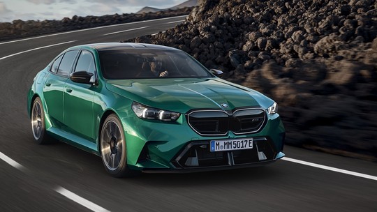 Novo BMW M5 vira híbrido de 727 cv, faz 60 km/l e é dúvida no Brasil