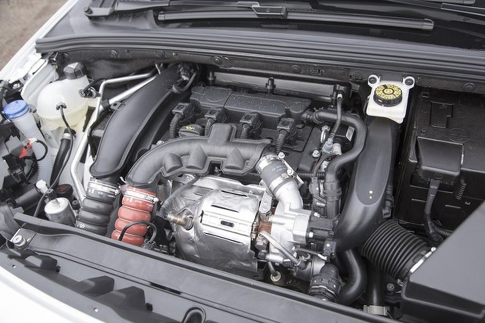 Grupo PSA também faz uso do turbo no famoso THP (Foto: Fabio Aro / Auto News Brasil) — Foto: Auto Esporte