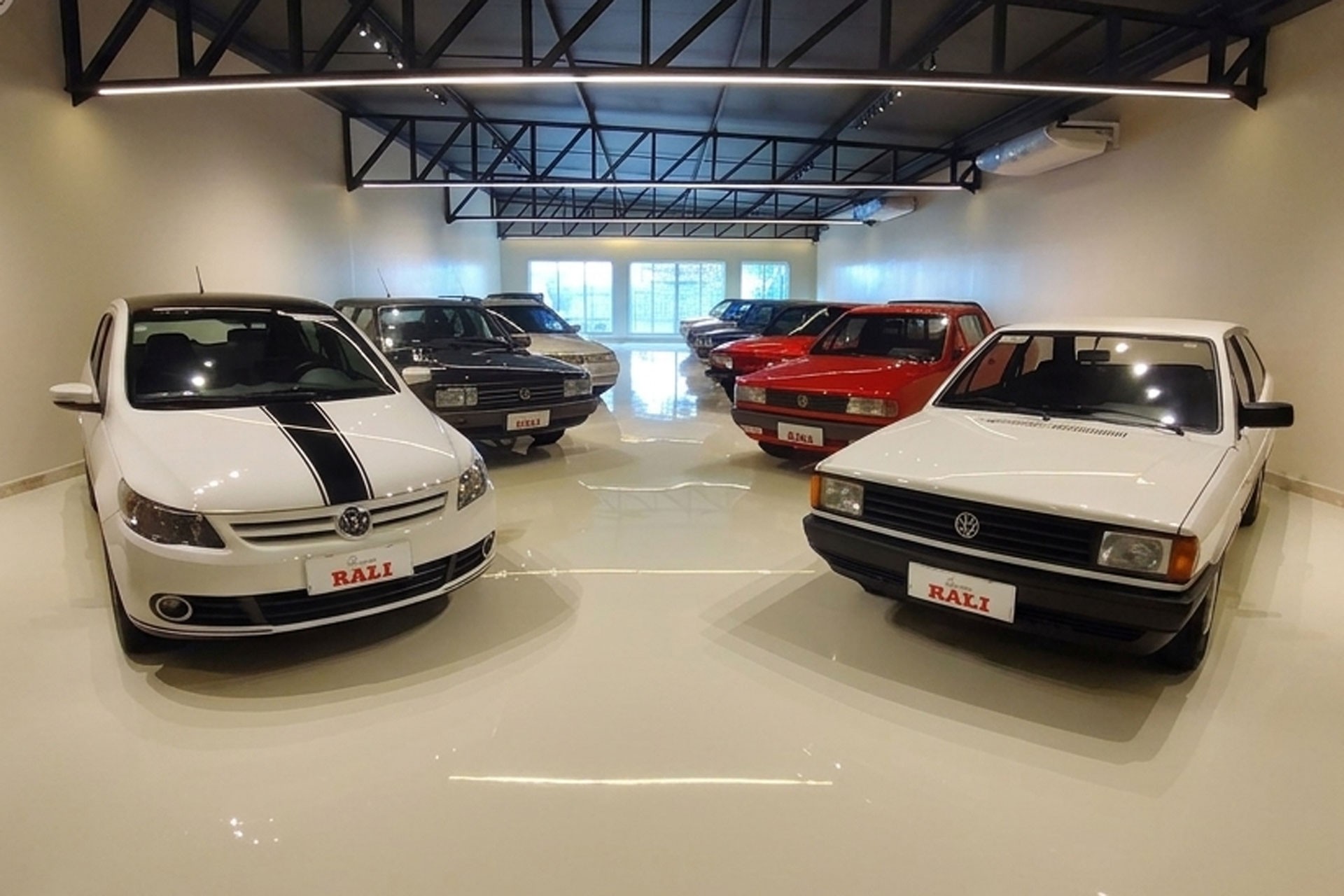 Volkswagen Gol 1988 e Gol Vintage mantidos 0 km valem mais que T-Cross novo
