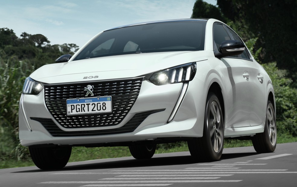 Peugeot 208 com motor 1.6 aspirado é um dos hatches que mais gastam combustível — Foto: Divulgação