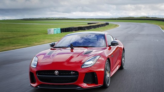 Jaguar F-Type passa por facelift e se torna compatível com Go-Pro