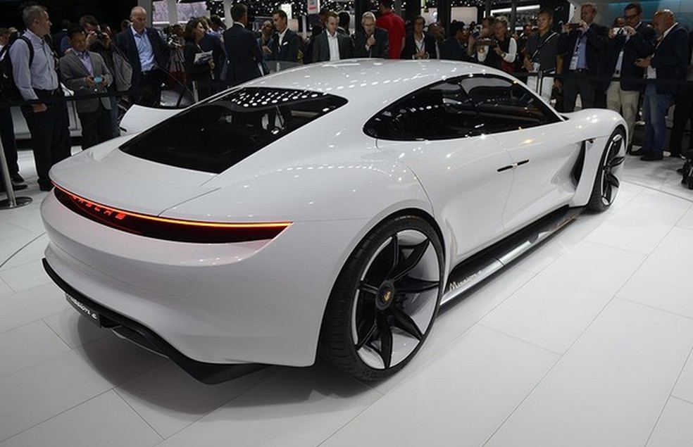 Conceito Porsche Mission E no Salão de Frankfurt 2015 (Foto: Newspress) — Foto: Auto Esporte