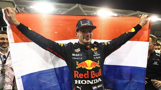 Campeão da F1, Max Verstappen vai trocar o 33 pelo número 1 na temporada 2022