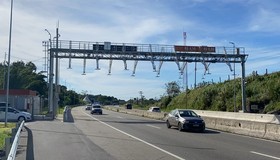 Caminhoneiros usam truque ilegal para burlar cobrança de pedágio automático