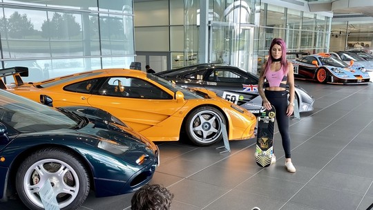Leticia Bufoni faz tour radical pela sede da McLaren na Inglaterra