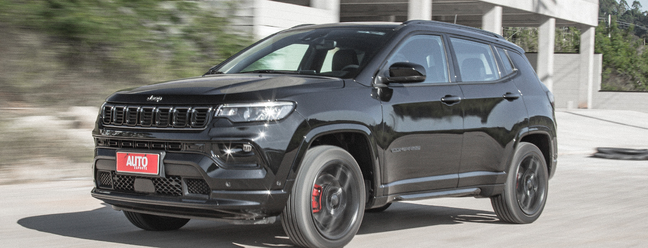 Jeep Compass Blackhawk é mais rápido que Volkswagen Jetta GLi? Testamos