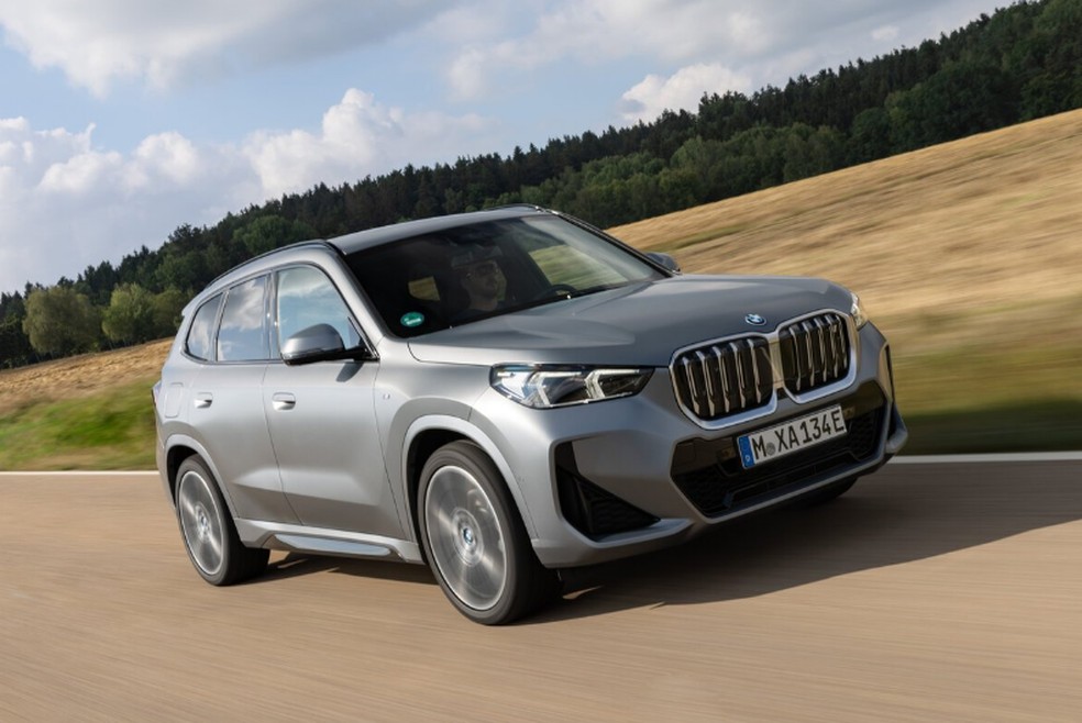 BMW iX1 é mais um dos modelos da ofensiva da montadora alemã por aqui — Foto: Divulgação