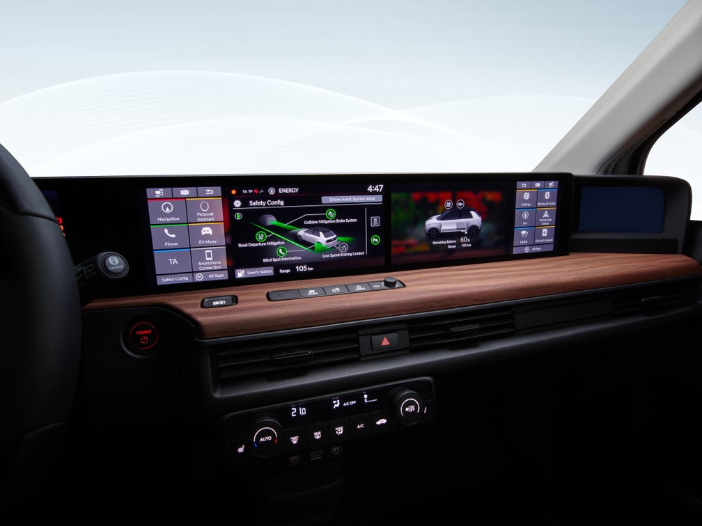 Interior do "e" tem 5 telas - as duas principais têm 12,3 polegadas cada uma — Foto: Divulgação/Honda