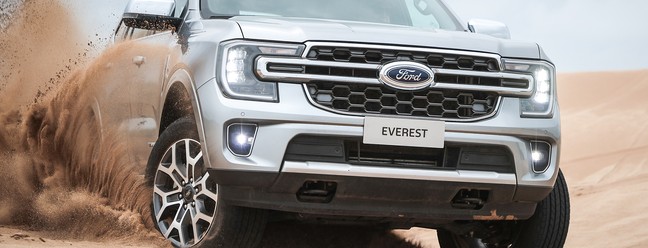 Ford Everest rodando na areia — Foto: Divulgação/Ford