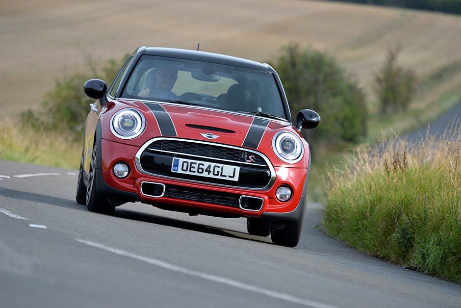 Mini Cooper com cinco portas