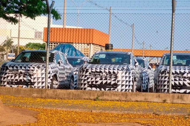 Unidades do novo Nissan Kicks flagradas no aeroporto de Viracopos, em Campinas
