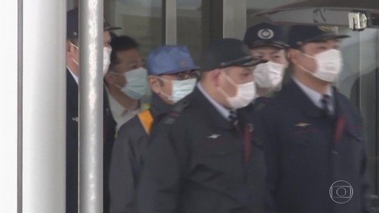 Carlos Ghosn deixa prisão após mais de 100 dias detido em Tóquio