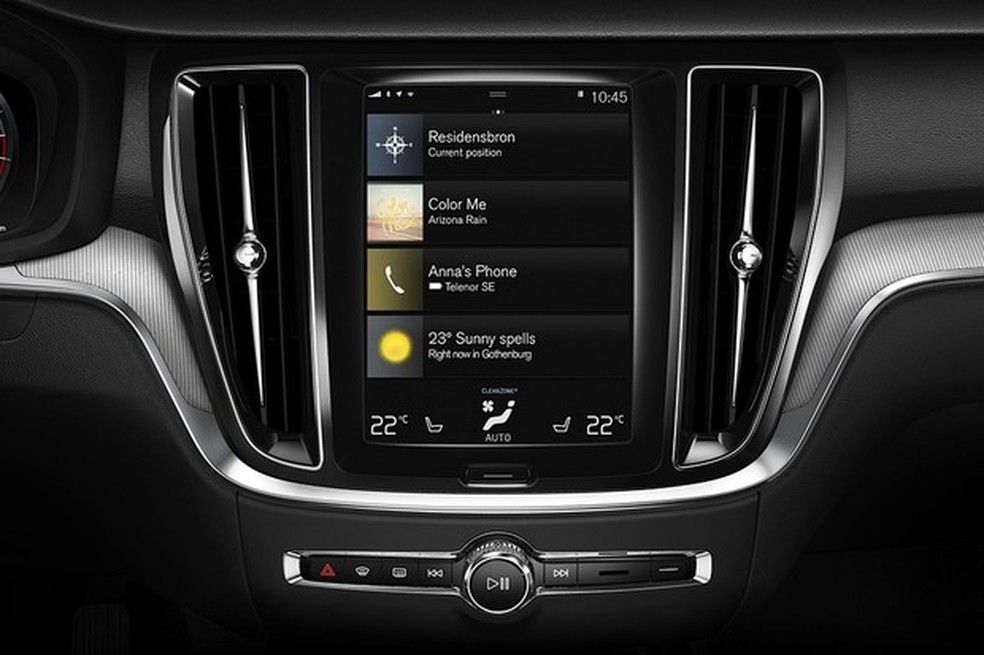 Central ganhou software 50% mais rápido no sedã (Foto: Divulgação) — Foto: Auto Esporte