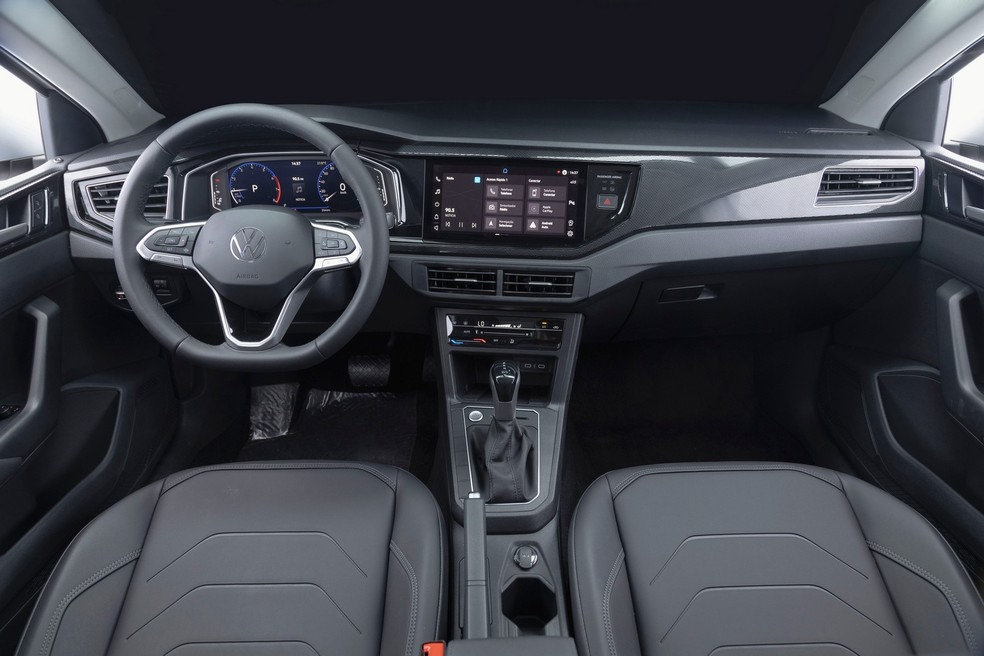 Volkswagen Polo Sense e Highline trazem câmbio automático de seis marchas — Foto: Auto News Brasil/Fábio Aro