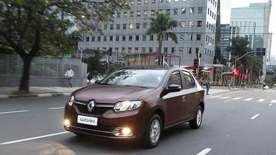Renault Logan parte de R$ 32.290 na linha 2015