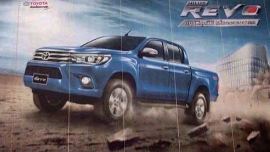 Toyota Hilux da nova geração aparece em foto na internet
