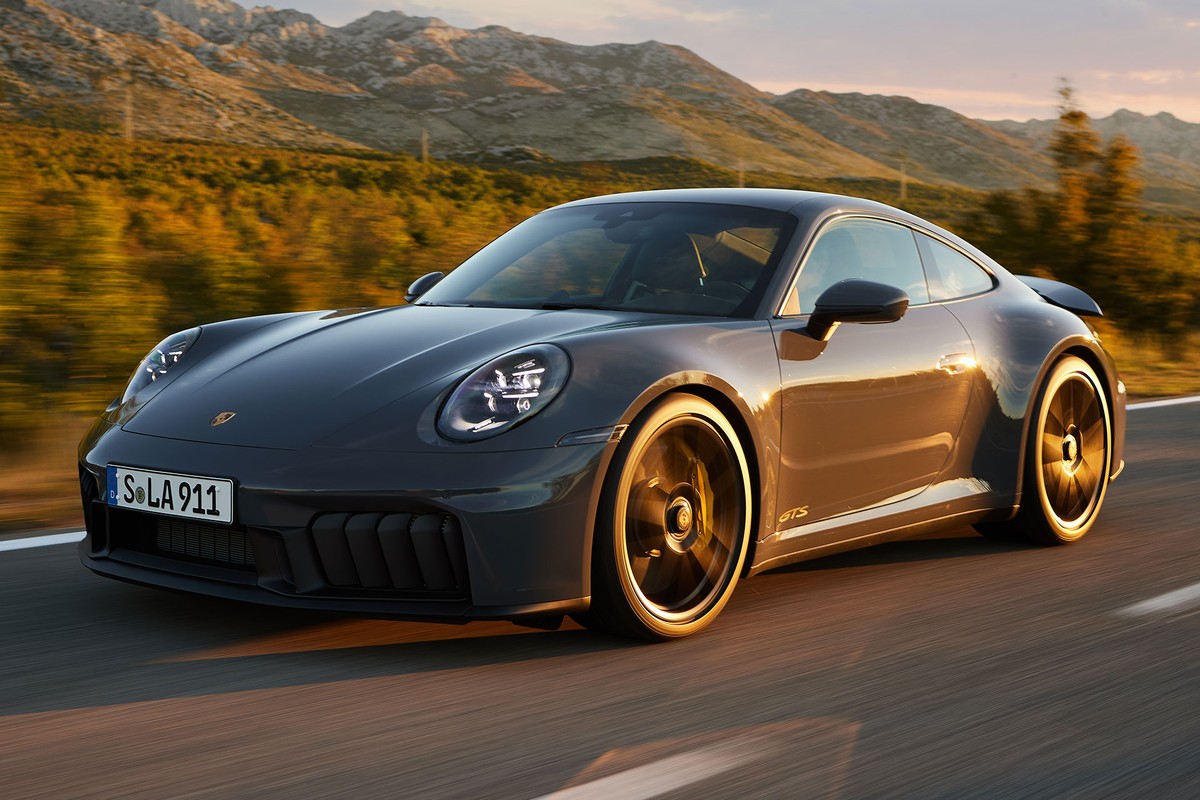 Primeiro Porsche 911 híbrido da história chega ao Brasil por R$ 1